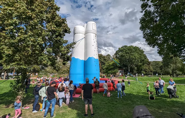Kletterturm beim Treff Natur Familienfest